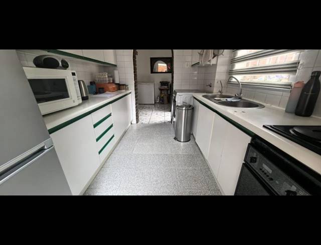 3 BEDROOM TOWNHOUSE FOR SALE IN FLORIDA LAKE